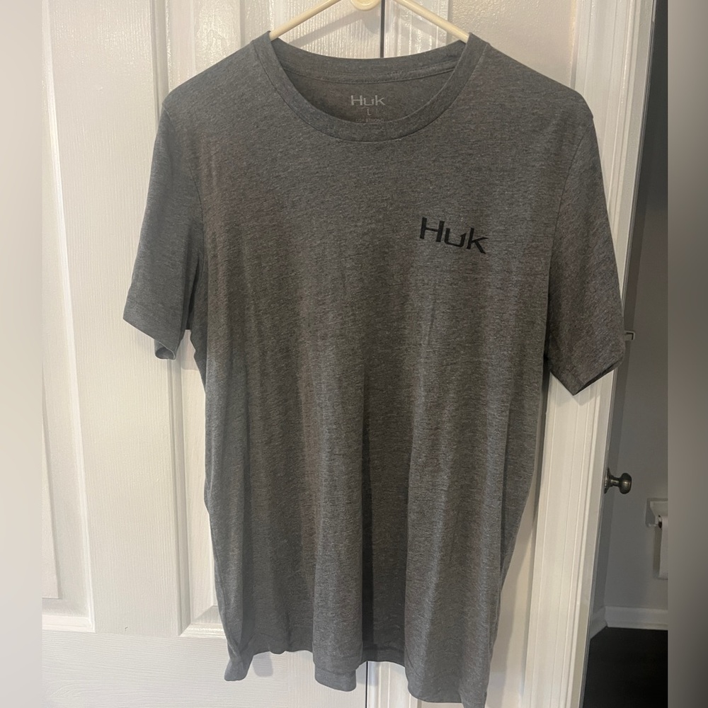 Men’s Huk t shirt